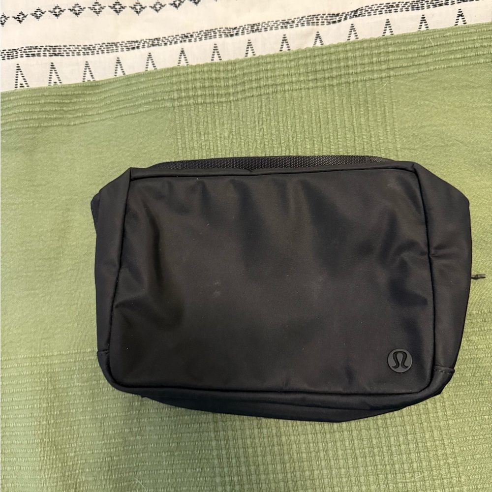 lululemon athletica Black Men's toiletry bag